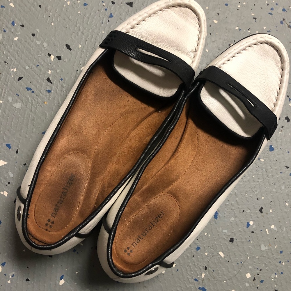 Naturalizer Moccasin Style Shoes